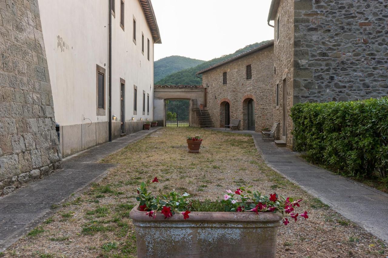 Villa Morelli Dimora Storica "Albergo Diffuso" Senza Stelle Londa Exterior photo